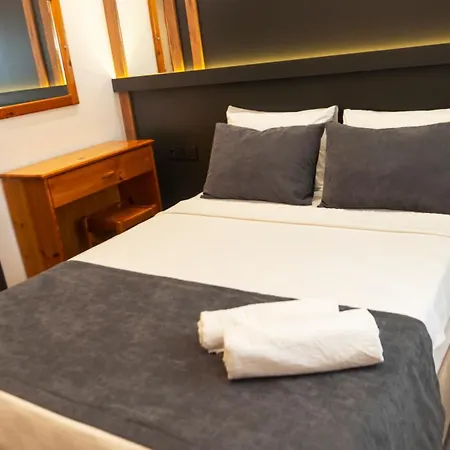 Hotel Rain 4*