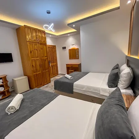 Hotel Rain
