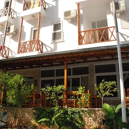 Rain Hotel 4*